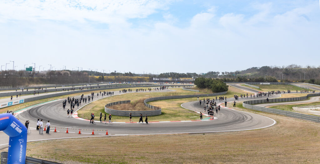 위런(We Run) 자선 달리기 행사 참가자들의 모습