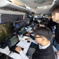 대한항공, 국산 기술로 자체 개발한 AI 드론 군집비행·군집타격 성공리에 선보여