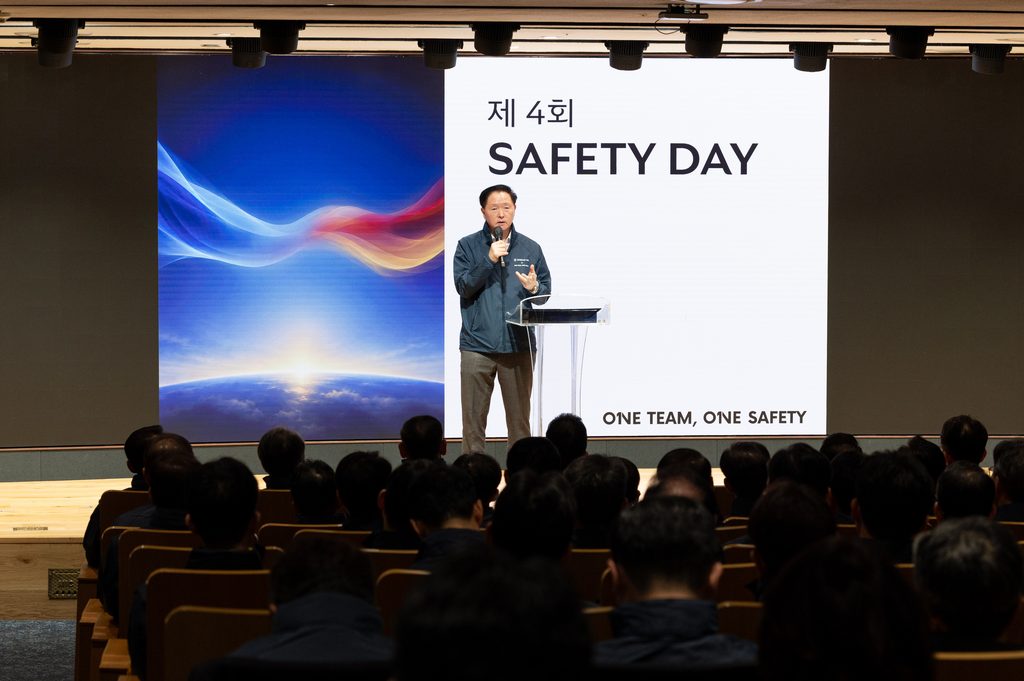 '세이프티 데이(Safety Day)' 행사에 앞서 개회사를 하고 있는 우기홍 대한항공 대표이사 부회장